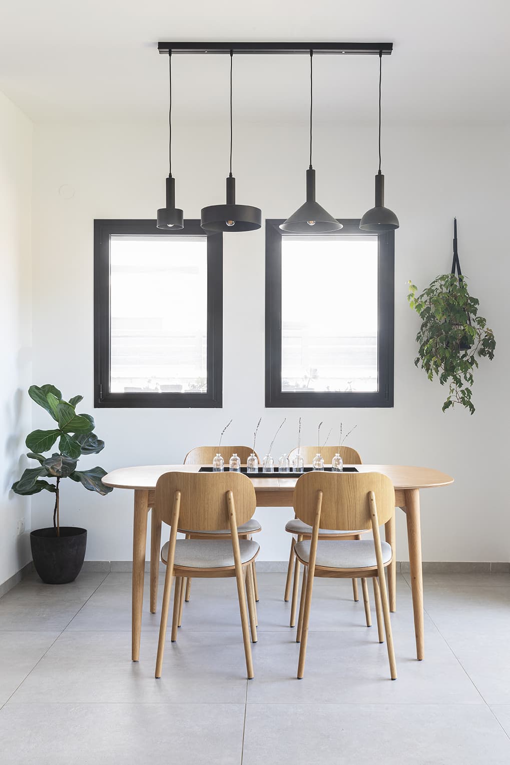 פינת אוכל - מבט מכיוון הסלון